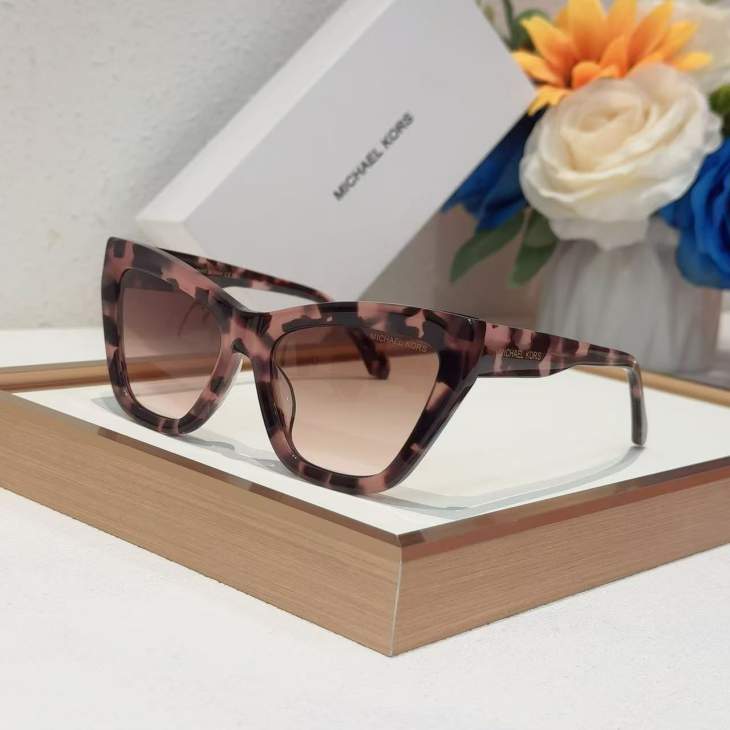 Picture of Michael Kors Sunglasses _SKUfw81854098fw